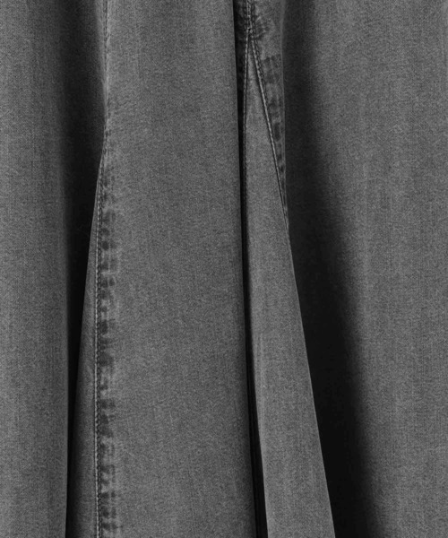 BAYFLOW（ベイフロー）の「[接触冷感付き]ライトオンスデニムフレアスカート（スカート・レディース・ブラック/サックスブルー・SMALL/MEDIUM）」の11枚目の写真