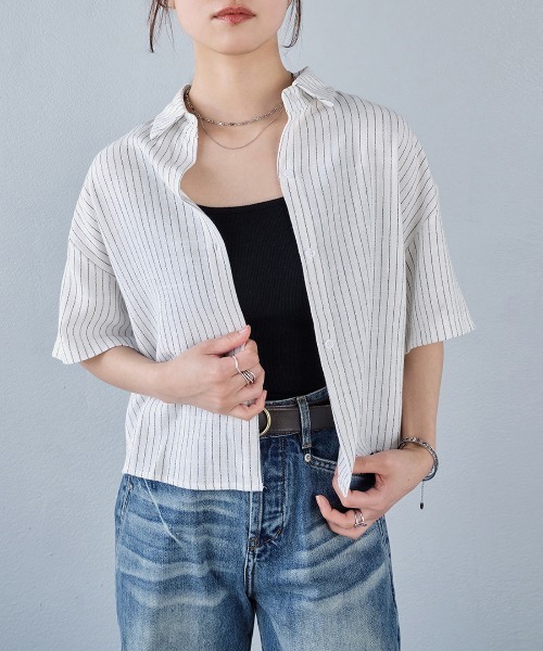 murea(ミュレア)の「フロントショート丈ストライプ半袖シャツ(シャツ/ブラウス・レディース・ベージュ/ブラック/ホワイト・FREE)」の4枚目の写真