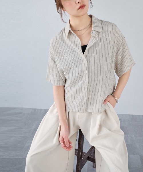 murea(ミュレア)の「フロントショート丈ストライプ半袖シャツ(シャツ/ブラウス・レディース・ベージュ/ブラック/ホワイト・FREE)」の15枚目の写真