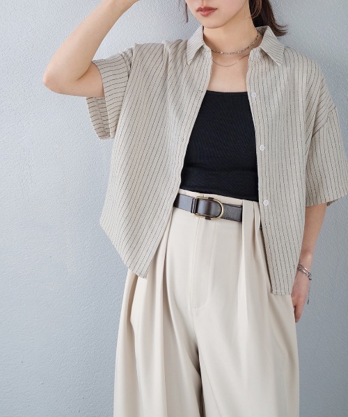murea(ミュレア)の「フロントショート丈ストライプ半袖シャツ(シャツ/ブラウス・レディース・ベージュ/ブラック/ホワイト・FREE)」の14枚目の写真
