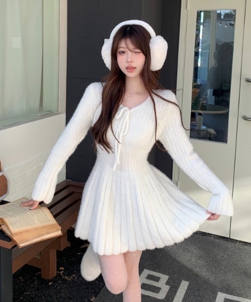 Alvia(アルビア)の「シャギーミニワンピース ふわふわフィット フレアニットワンピース(ワンピース・レディース・ホワイト・M)」の17枚目の写真