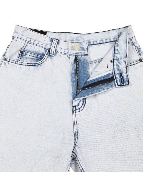 AJOBYAJO（アジョバイアジョ）の「Snow Washed Jeans [White]（デニムパンツ・レディース・その他・LARGE/MEDIUM）」の2枚目の写真