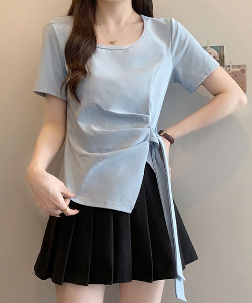 2ly2（トゥーリートゥー）の「サイドリボンドレープトップス / アシンメトリーカットソー（Tシャツ/カットソー・レディース・ブルー/ピンク/ホワイト/ブラック・FREE）」の4枚目の写真