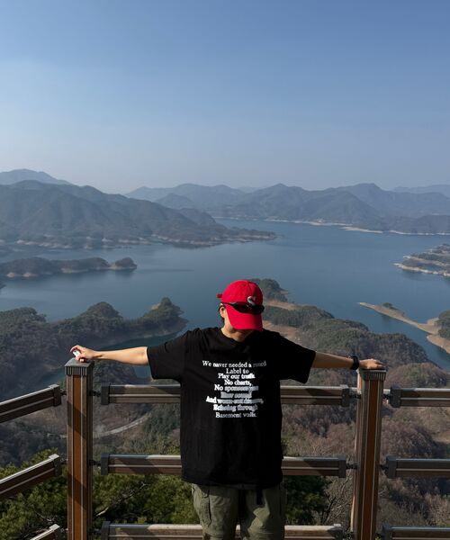 ELIMENO(エリメノ)の「ELレコードラベル半袖Tシャツ4カラー(Tシャツ/カットソー・メンズ・チャコール/ホワイト/ライトグレー/ブラック・1/2/3/4/5/6)」の9枚目の写真