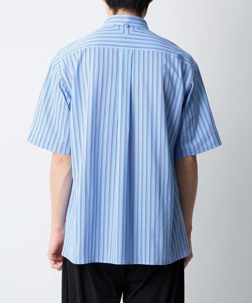 WHITE MOUNTAINEERING（ホワイトマウンテニアリング）の「【White Mountaineering/ホワイトマウンテニアリング】STRIPE SHORT SLEEVE PULLOVER SHIRT（シャツ/ブラウス・メンズ・ブラック/サックスブルー・0/1/2）」の4枚目の写真