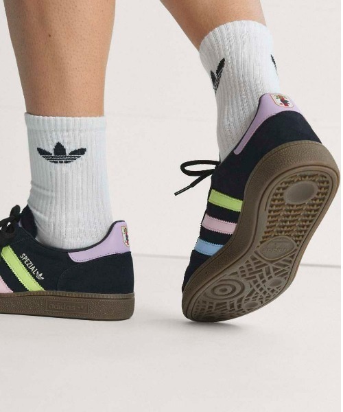 adidas(アディダス)の「ADIDAS Japan Handball Spezial(アディダス 日本 ハンドボール スペツィアル)(スニーカー・メンズ・ブラック系・23cm/24cm/25cm/26cm/27cm/28cm)」の13枚目の写真