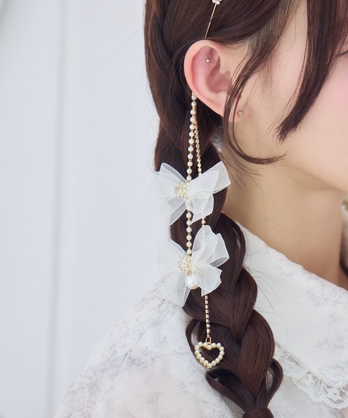 ROJITA(ロジータ)の「リボン付パールチェーンカチューシャ(カチューシャ・レディース・ピンク/ホワイト/ブラック・FREE)」の5枚目の写真