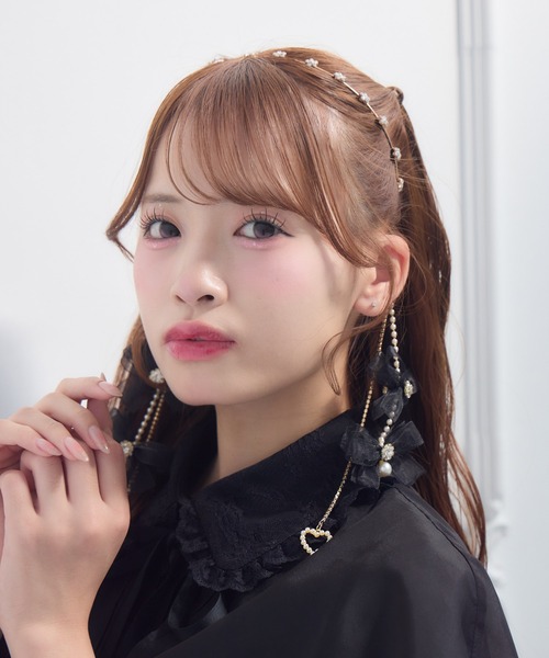 ROJITA(ロジータ)の「リボン付パールチェーンカチューシャ(カチューシャ・レディース・ピンク/ホワイト/ブラック・FREE)」の16枚目の写真
