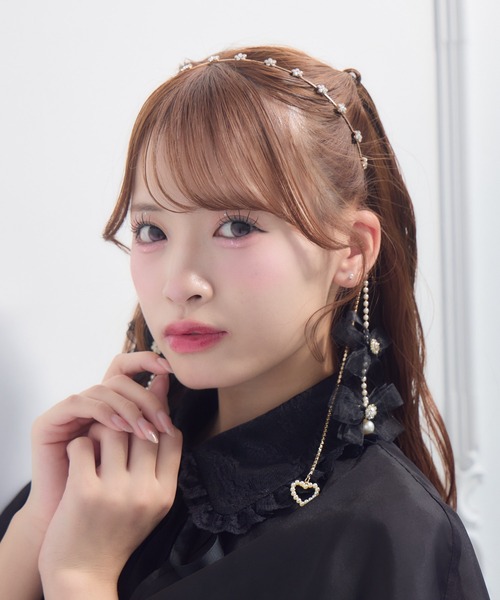 ROJITA(ロジータ)の「リボン付パールチェーンカチューシャ(カチューシャ・レディース・ピンク/ホワイト/ブラック・FREE)」の17枚目の写真