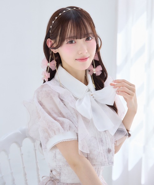 ROJITA(ロジータ)の「リボン付パールチェーンカチューシャ(カチューシャ・レディース・ピンク/ホワイト/ブラック・FREE)」の9枚目の写真
