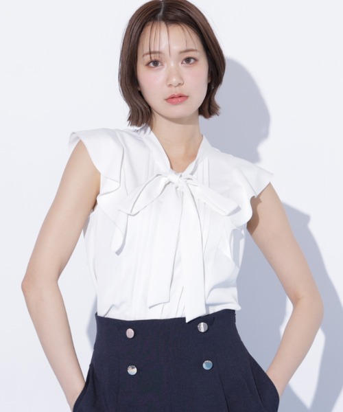 JILL by JILL STUART(ジルバイジルスチュアート)の「ピンタックボウタイブラウス(シャツ/ブラウス・レディース・ブルー/ブラック系その他/ホワイト・FREE)」の2枚目の写真