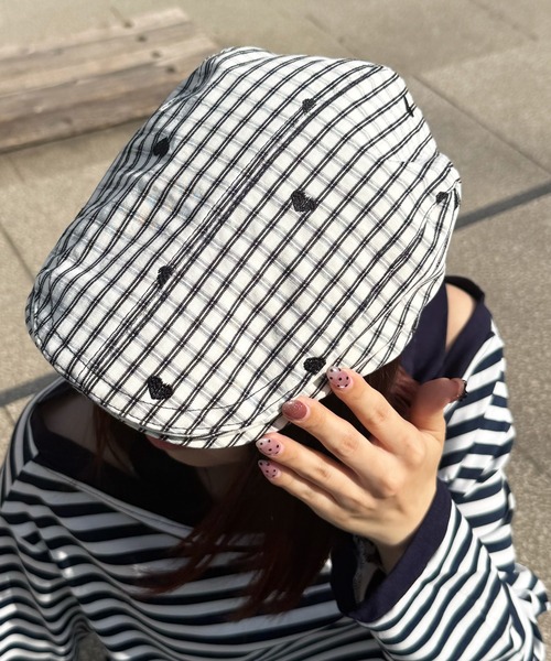 HALEY PESCA（ヘーリーペスカ）の「HALEY PESCA/ハートデザインギンガムチェックハンチング帽（ハンチング/ベレー帽・レディース・ピンク/ブルー/ブラック・FREE）」の6枚目の写真