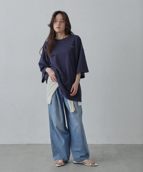 COLONY 2139(コロニートゥーワンスリーナイン)の「アソートグラフィックBIGTシャツ(Tシャツ/カットソー・レディース・グレー/ホワイト/ネイビー・FREE)」の4枚目の写真