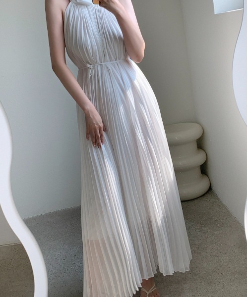 YUGA(ユーガ)の「YUGA_YGMC Korean-style Halter neck pleated dress(ワンピース・レディース・ブラック/ホワイト・FREE)」の7枚目の写真