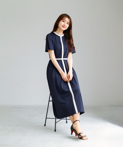 WHITE JOOLA（ホワイトジョーラ）の「【 ラクしてキレイ見え 】 ライトスムースダンボール・配色パイピングワンピース（ワンピース・レディース・ネイビー/ベージュ・L/M/S）」の13枚目の写真