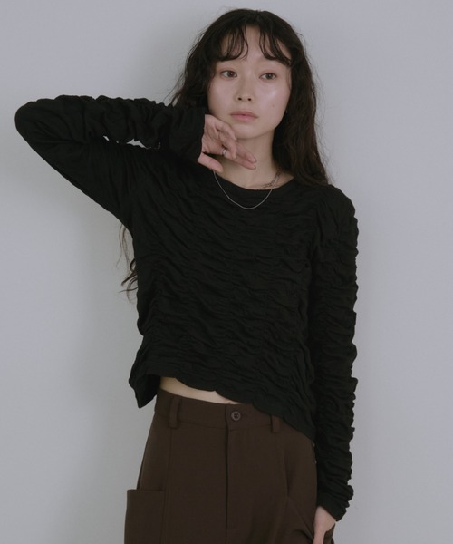 Aunt Marie's(アントマリーズ)の「シャーリングギャザートップス(Tシャツ/カットソー・レディース・チャコールグレー/ホワイト/ブラック・FREE)」の1枚目の写真