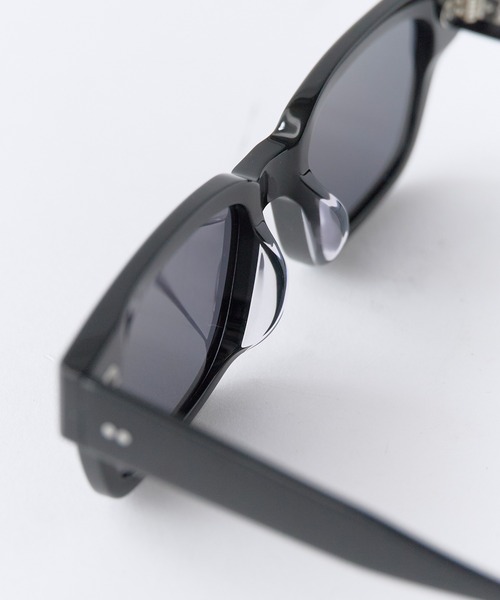 Schott(ショット)の「Schott/ショット EYEWEAR OLIVER ウェリントンスタイル アイウェア メンズ スタッズ ギフト プレゼント メンズ 2026年 夏 夏服(サングラス・メンズ・ブラック/ブラック系その他・FREE)」の10枚目の写真