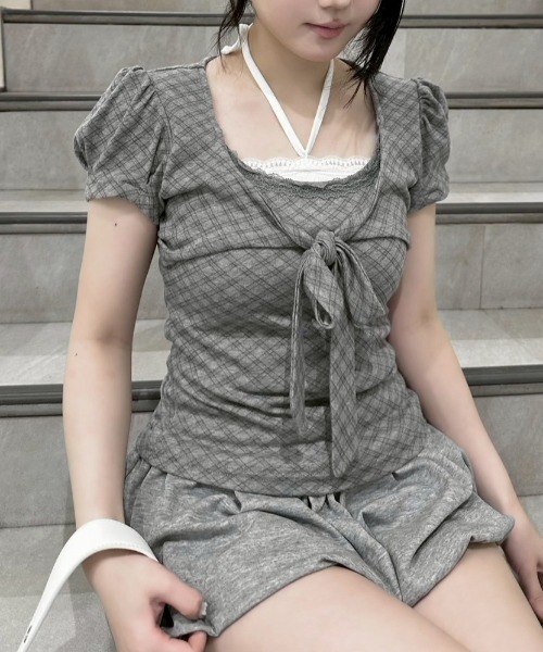 Never mind the XU / Chikashitsu+(ネバーマインド ザ エックスユー / チカシツプラス)の「【nmtc+】French Ribbon Check Top (2color) / 【エヌエムティーシープラス】フレンチリボンチェック半袖クロップドトップス(Tシャツ/カットソー・レディース・アイボリー/チャコール・ONE SIZE)」の9枚目の写真