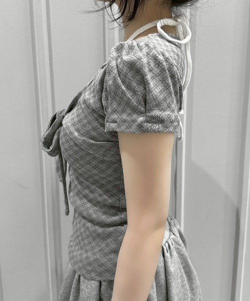 Never mind the XU / Chikashitsu+(ネバーマインド ザ エックスユー / チカシツプラス)の「【nmtc+】French Ribbon Check Top (2color) / 【エヌエムティーシープラス】フレンチリボンチェック半袖クロップドトップス(Tシャツ/カットソー・レディース・アイボリー/チャコール・ONE SIZE)」の13枚目の写真
