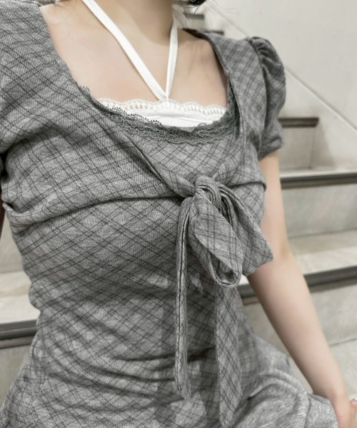 Never mind the XU / Chikashitsu+(ネバーマインド ザ エックスユー / チカシツプラス)の「【nmtc+】French Ribbon Check Top (2color) / 【エヌエムティーシープラス】フレンチリボンチェック半袖クロップドトップス(Tシャツ/カットソー・レディース・アイボリー/チャコール・ONE SIZE)」の15枚目の写真