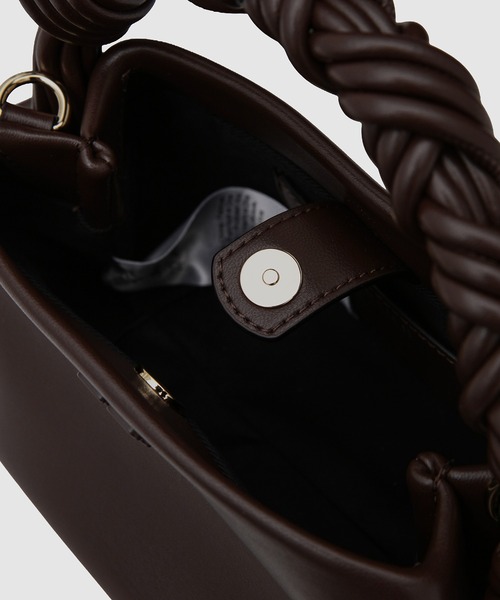 GANNI（ガニー）の「Ganni Bou Bag Mini（ショルダーバッグ・レディース・その他1・ONE SIZE）」の11枚目の写真