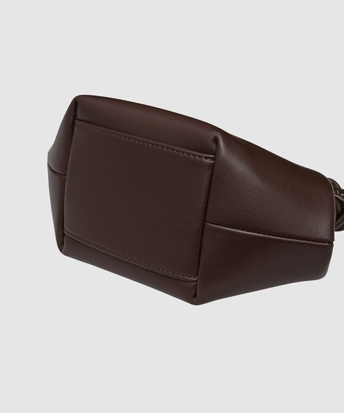GANNI（ガニー）の「Ganni Bou Bag Mini（ショルダーバッグ・レディース・その他1・ONE SIZE）」の13枚目の写真