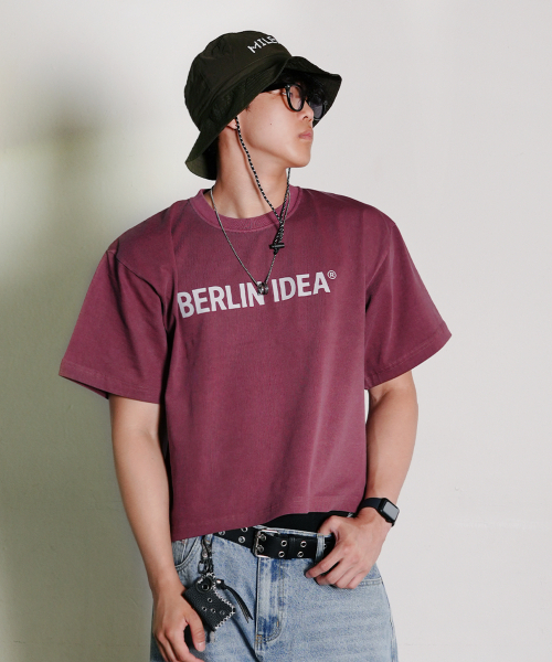 THE MILE(ザマイル)の「ベルリンアイデアガーメンツクロップクルーネック_PIGMENT RED(Tシャツ/カットソー・メンズ・その他・SMALL/MEDIUM/LARGE/X-LARGE)」の1枚目の写真
