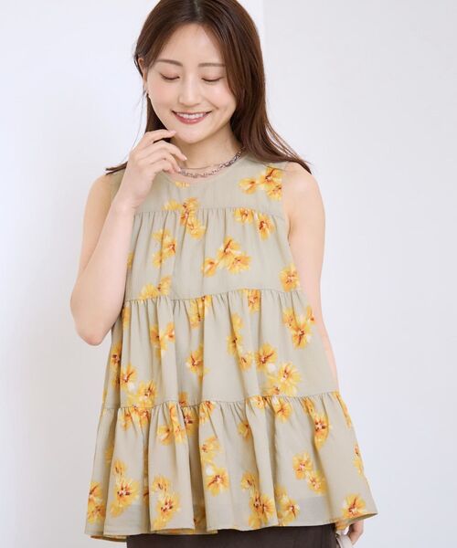 COHINA(コヒナ)の「ブラッシュフラワーティアードブラウス 【低身長・小柄女性】(シャツ/ブラウス・レディース・ネイビー/ベージュ・ONE SIZE)」の4枚目の写真