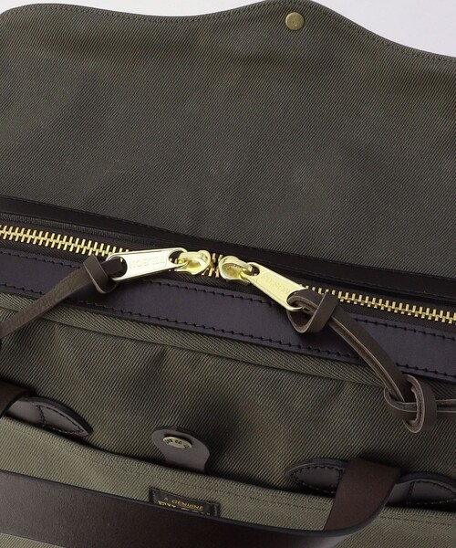 FILSON(フィルソン)の「FILSON/フィルソン Rugged Twill Original Briefcase/ラグドツイル オリジナル ブリーフケース(トートバッグ・メンズ・オリーブ/ブラウン・ONE SIZE)」の9枚目の写真