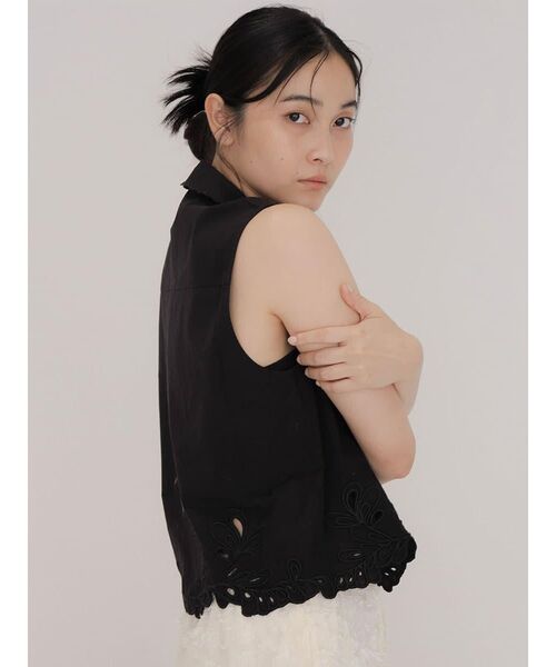 FIKA.(フィーカ)の「Open collar cutwork shirt(シャツ/ブラウス・レディース・オフホワイト/ブラック・MEDIUM)」の12枚目の写真