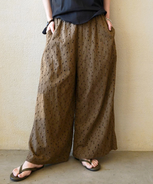 JOURNAL STANDARD LUXE(ジャーナルスタンダード ラックス)の「【SOIL】 60s CAMBRIC ALL HEMLA WIDE EASY PAN(その他パンツ・レディース・ブラウン/ホワイト・2)」の2枚目の写真