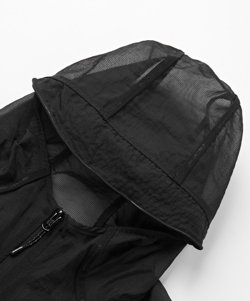 MODE COMMUTER(モードコミューター)の「Lightweight Mesh Full-Zip Hoodie Jacket(マウンテンパーカー・メンズ・ブラック・LARGE)」の8枚目の写真
