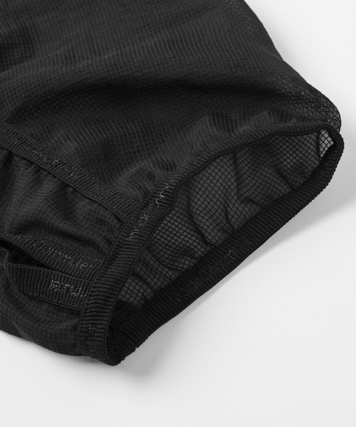 MODE COMMUTER(モードコミューター)の「Lightweight Mesh Full-Zip Hoodie Jacket(マウンテンパーカー・メンズ・ブラック・LARGE)」の11枚目の写真