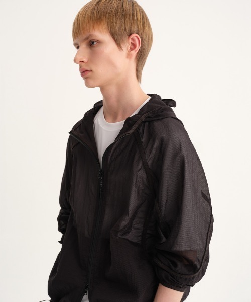 MODE COMMUTER(モードコミューター)の「Lightweight Mesh Full-Zip Hoodie Jacket(マウンテンパーカー・メンズ・ブラック・LARGE)」の2枚目の写真