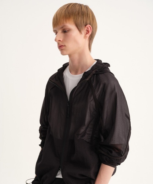 MODE COMMUTER(モードコミューター)の「Lightweight Mesh Full-Zip Hoodie Jacket(マウンテンパーカー・メンズ・ブラック・LARGE)」の3枚目の写真