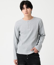 EVOLVERA（エボルヴェラー）の「Thermal Henley Neck Hook Long T-shirt / サーマルヘンリーネック フック ロングT（Tシャツ/カットソー）」