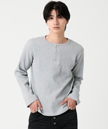 EVOLVERA（エボルヴェラー）の「Thermal Henley Neck Hook Long T-shirt / サーマルヘンリーネック フック ロングT（Tシャツ/カットソー）」