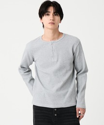 EVOLVERA（エボルヴェラー）の「Thermal Henley Neck Hook Long T-shirt / サーマルヘンリーネック フック ロングT（Tシャツ/カットソー）」