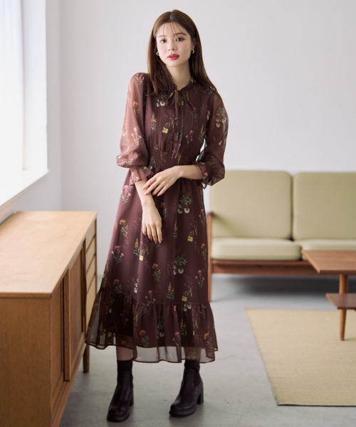 MISCH MASCH(ミッシュマッシュ)の「2026秋冬新作 オータムボタニカルティアードワンピース(ワンピース・レディース・ブラウン/レッド/アイボリー・M/S)」の5枚目の写真