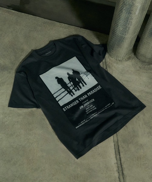 bonjour records(ボンジュールレコーズ)の「Jim Jarmusch/ジム・ジャームッシュ for bonjour records “Stranger Than Paradise” ,“Coffee And Cigarettes” Tシャツ(Tシャツ/カットソー・メンズ・ブラック/ブラック系その他/ホワイト系その他/ホワイト・M/XL/L)」の1枚目の写真