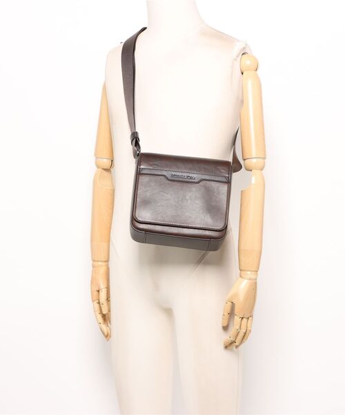MICHAEL KORS(マイケルコース)の「COOPER SQUARE FLAP XBODY(ショルダーバッグ・メンズ・ブラウン系・FREE)」の5枚目の写真