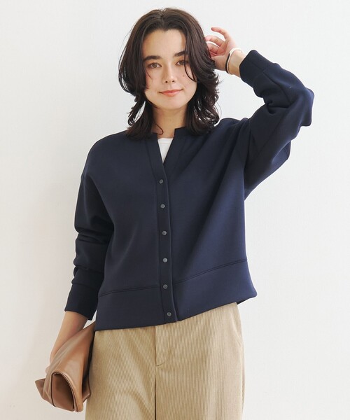 UNFILO（アンフィーロ）の「【WEB限定カラー】BEAUTY FORM JERSEY キーネックカーディガン（カーディガン/ボレロ・レディース・ベージュ系/ネイビー系/ブラック系/レッド系/カーキ系/ターコイズブルー系/グレー系・X-LARGE）」の5枚目の写真