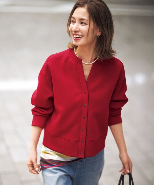 UNFILO（アンフィーロ）の「【WEB限定カラー】BEAUTY FORM JERSEY キーネックカーディガン（カーディガン/ボレロ・レディース・ベージュ系/ネイビー系/ブラック系/レッド系/カーキ系/ターコイズブルー系/グレー系・X-LARGE）」の7枚目の写真
