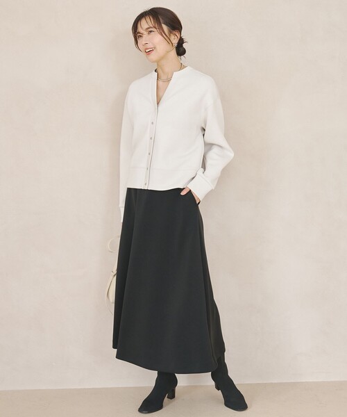 UNFILO（アンフィーロ）の「【WEB限定カラー】BEAUTY FORM JERSEY キーネックカーディガン（カーディガン/ボレロ・レディース・ベージュ系/ネイビー系/ブラック系/レッド系/カーキ系/ターコイズブルー系/グレー系・X-LARGE）」の13枚目の写真