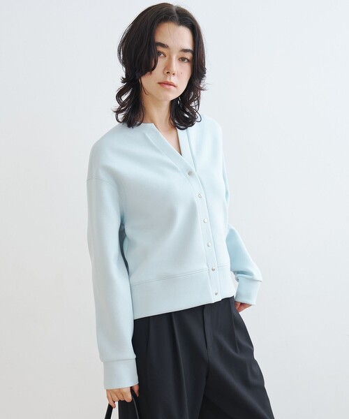 UNFILO（アンフィーロ）の「【WEB限定カラー】BEAUTY FORM JERSEY キーネックカーディガン（カーディガン/ボレロ・レディース・ベージュ系/ネイビー系/ブラック系/レッド系/カーキ系/ターコイズブルー系/グレー系・X-LARGE）」の14枚目の写真
