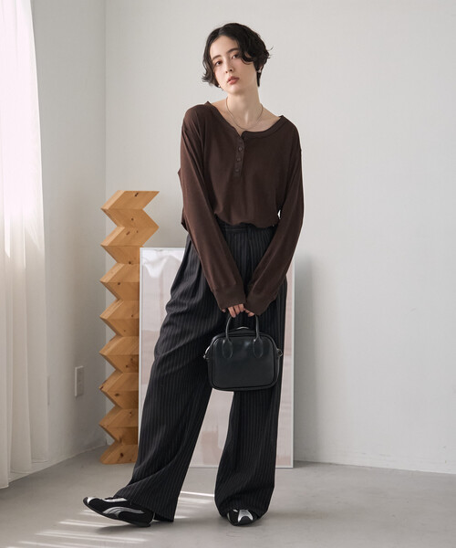 FREAK'S STORE(フリークスストア)の「2WAY シアーワッフル ヘンリーロンT/シアーロンT(Tシャツ/カットソー・レディース・ブラック/オフホワイト/ピンク/ブラウン・フリ-)」の5枚目の写真