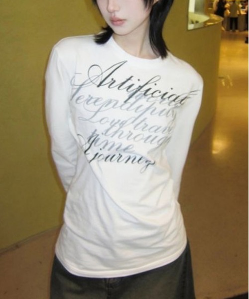 AsheKsha（アシクシャ）の「ロゴプリント ホワイト丸首長袖Tシャツ（Tシャツ/カットソー・レディース・ホワイト・M）」の7枚目の写真