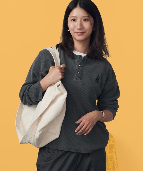 ROOPTOKYO（ループトウキョウ）の「ワンポイント刺繍ワッフルヘンリーネックロンT Tシャツ 長袖 ピグメント加工 ワッフル生地 カジュアル y2K グランジ ストリート メンズ レディース 2026年 秋 秋服 冬 冬服（Tシャツ/カットソー・メンズ・ブラック/レッド/チャコール・M/L）」の3枚目の写真