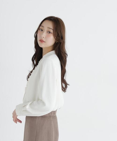 NATURAL BEAUTY BASIC(ナチュラルビューティーベーシック)の「フロントフリルブラウス(シャツ/ブラウス・レディース・ネイビー/ライトグリーン/オフホワイト・FREE)」の7枚目の写真