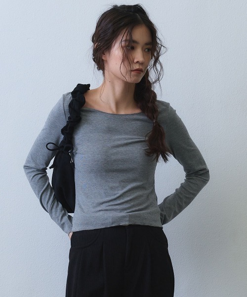 Clum(クルム)の「gather handle shoulder bag / ギャザーハンドルショルダーバッグ(ショルダーバッグ・レディース・ブラック/アイボリー・FREE)」の11枚目の写真